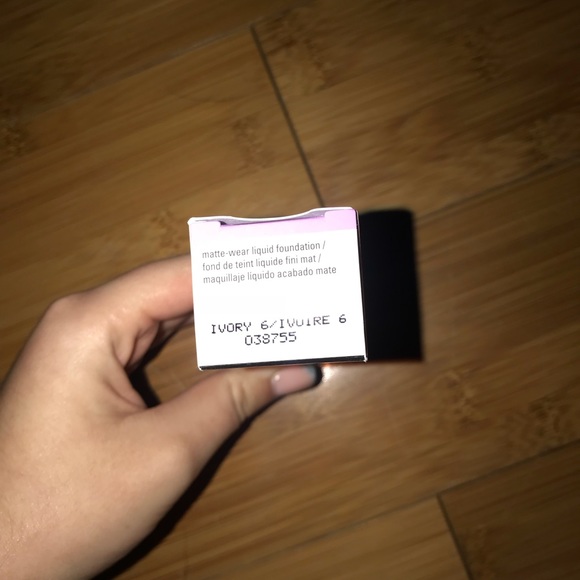 Brand New Mary Kay Matte-Wear Liquid Foundation - Picture 2 of 4